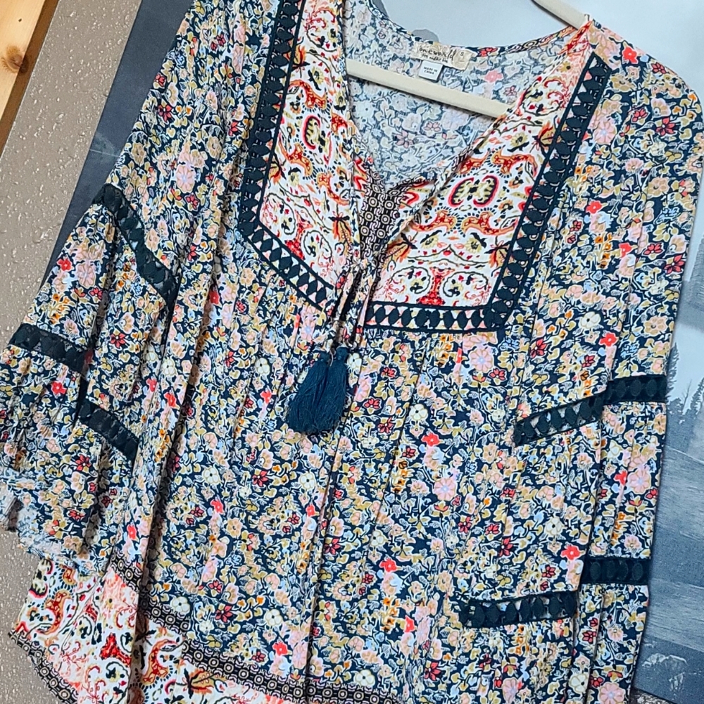 One World Blouse - Picture 5 of 5